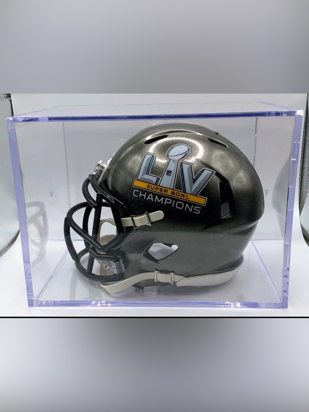 Tampa Bay Buccaneers Super Bowl LV Mini Riddell Helmet w/ Acrylic Display Case